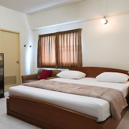 Phawana Sweet Hotel Бангкок Екстер'єр фото